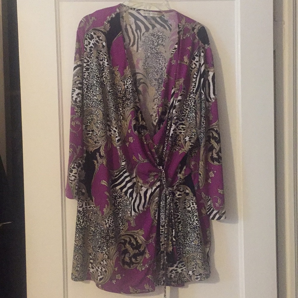 Peter NYGUARD blouse.